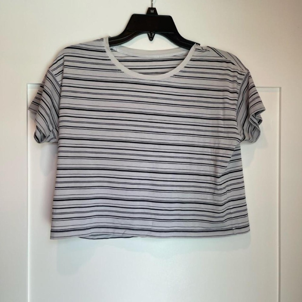 Lululemon Black White Striped Cropped Tee Size M